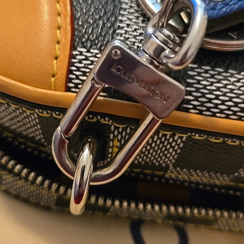 Louis Vuitton Damier Ebene Giraffe Key Holder Charm Jake and Dinos Chapman 2017